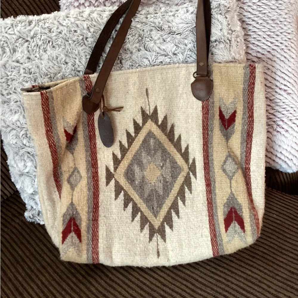 Wool tote - Picture 2 of 3